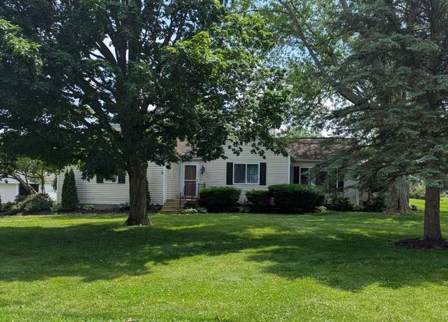 Property at 3727 Groves Rd, Lima, OH 45805, 3 beds, 2 baths