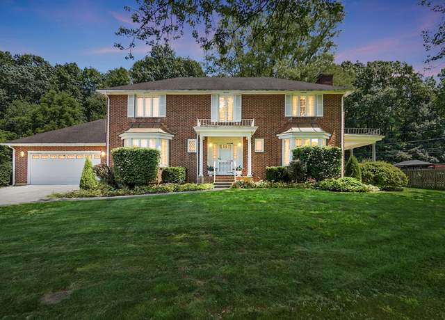 Property at 3436 Cambridge Dr, Springfield, OH 45503, 3 beds, 2.5 baths