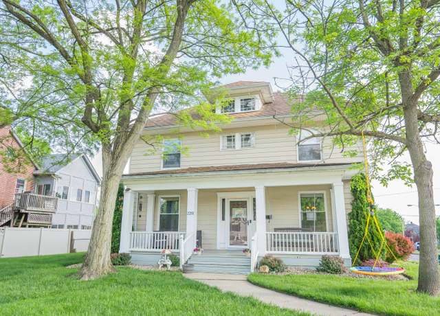 Property at 2201 Elmwood Ave, Springfield, OH 45505, 3 beds, 1.5 baths