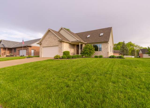 Property at 717 Marva Ln, Sidney, OH 45365, 4 beds, 3 baths