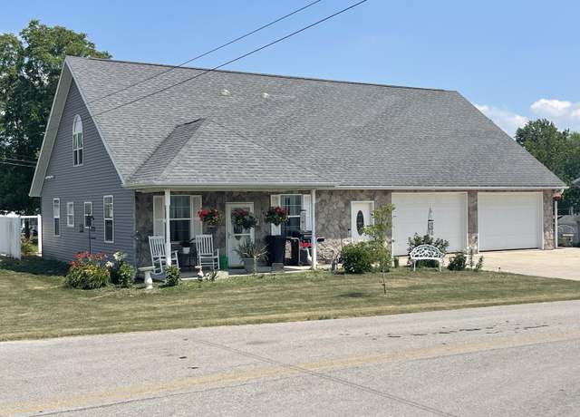 Property at 100 Cottonwood Dr, Celina, OH 45822, 3 beds, 2.5 baths