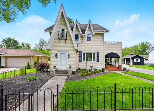 Property at 808 W Auglaize St, Wapakoneta, OH 45895, 3 beds, 2.5 baths