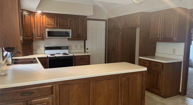 Photo of 915 E Parkwood St, Sidney, OH 45365