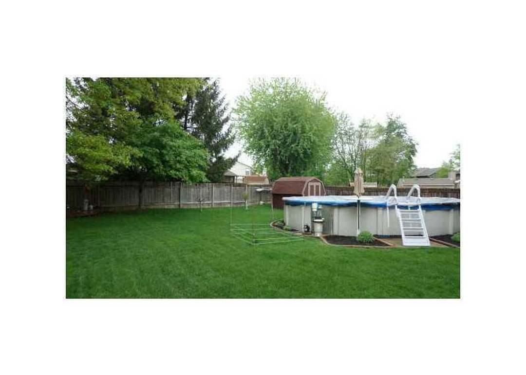 8821 WATERGATE Dr, Huber Heights, OH 45424