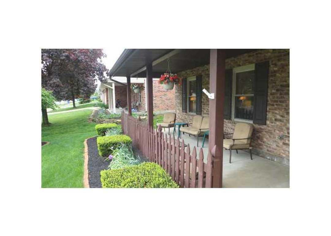 8821 WATERGATE Dr, Huber Heights, OH 45424