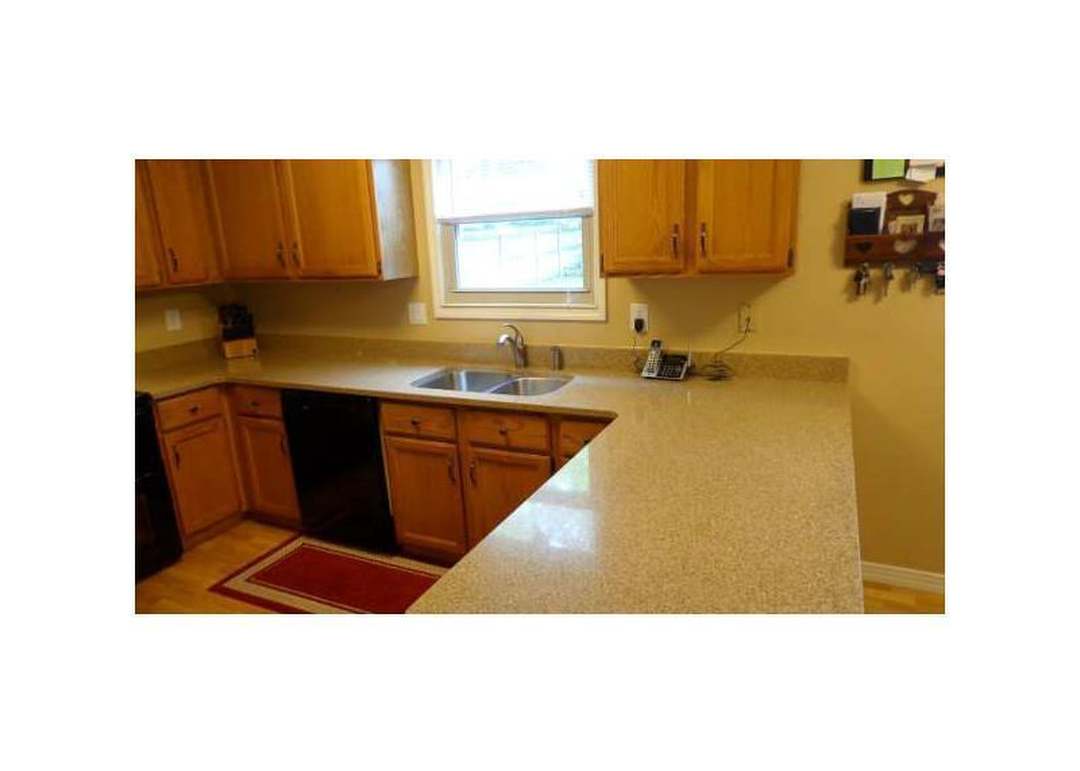 8821 WATERGATE Dr, Huber Heights, OH 45424