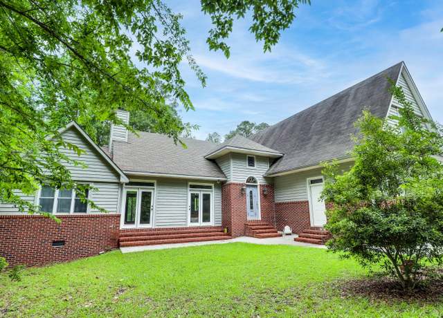 Property at 902 Patriots, Mccormick, SC 29835, 3 beds, 2.5 baths