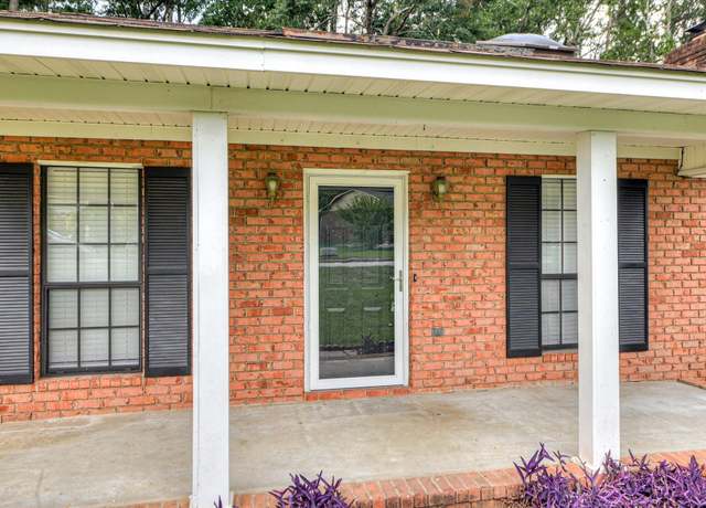Property at 323 Forest Ct, Martinez, GA 30907, 3 beds, 2 baths