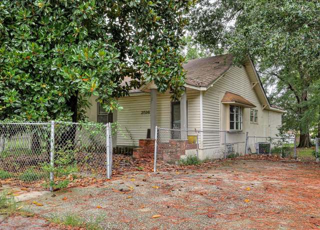 Property at 2516 Pineview, Augusta, GA 30906, 5 beds, 3 baths