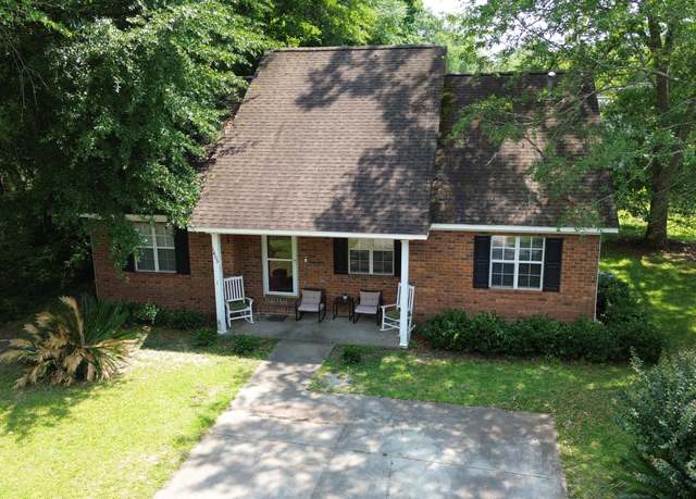 Property at 1405 Thorpe Ln SE, Aiken, SC 29801, 3 beds, 2 baths