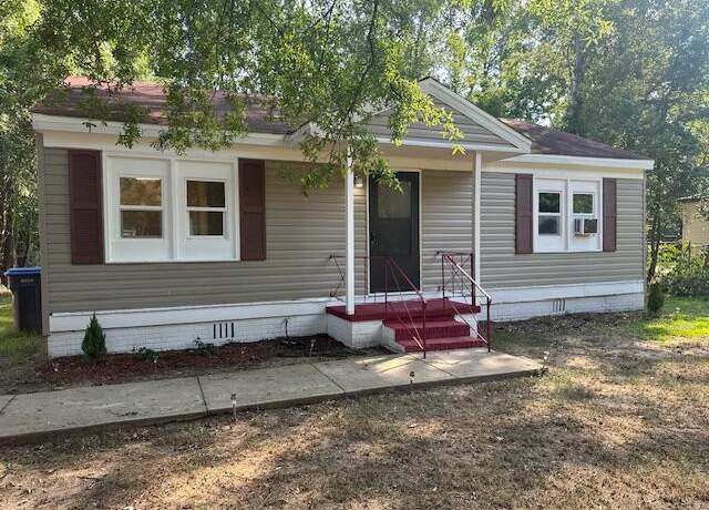 Property at 2233 Woodward, Augusta, GA 30906, 2 beds, 1 bath