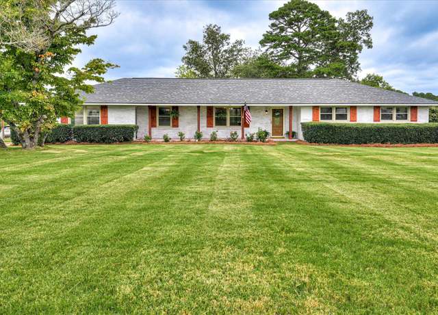Property at 114 Hickory Dr S, Martinez, GA 30907, 3 beds, 2 baths