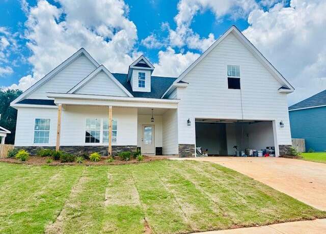 Property at 370 LONGFORD St, Aiken, SC 29803, 5 beds, 3 baths