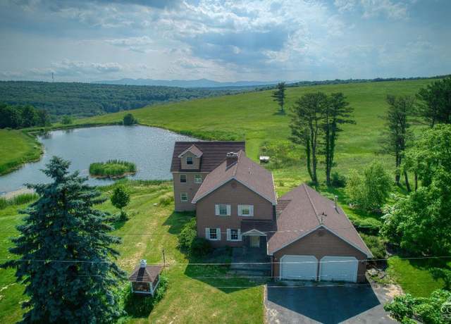 Property at 369 Highmount Rd, Coxsackie, NY 12192, 4 beds, 3.5 baths