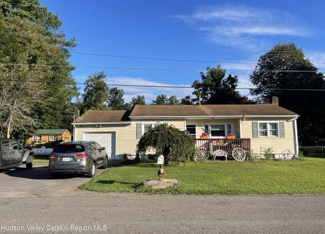 Property at 10 Johns Rd, Kerhonkson, NY 12446, 3 beds, 1 bath