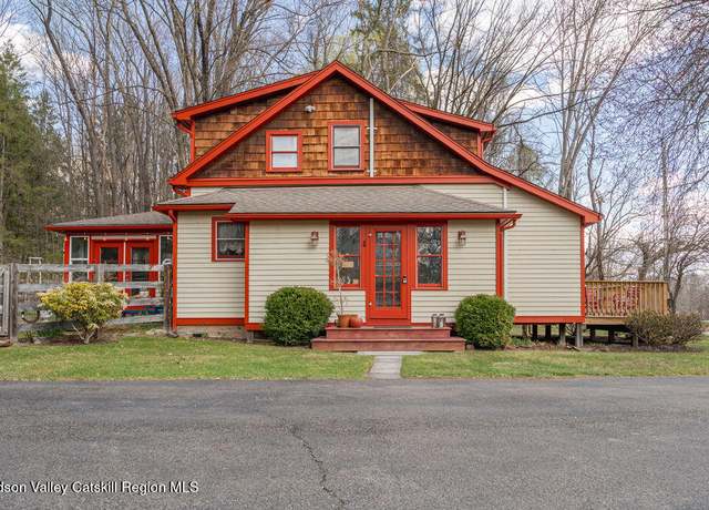 Property at 14 Hendricks Ln, Stone Ridge, NY 12484, 2 beds, 2 baths