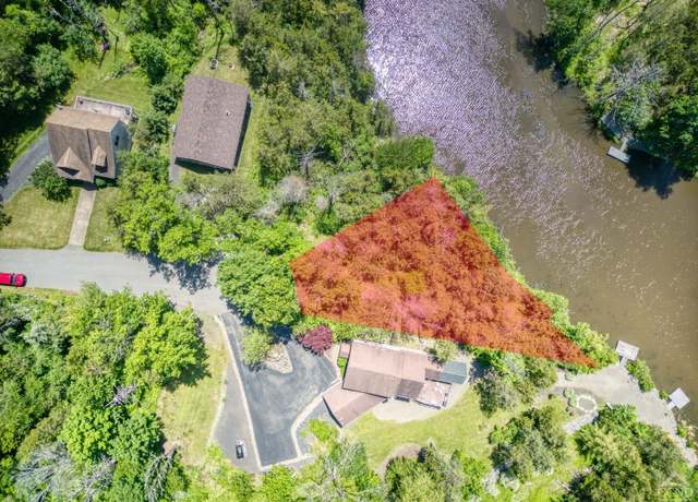 Property at 13 Catskill Ct, Athens, NY 12015