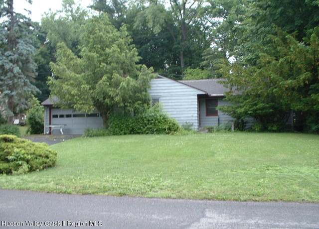 Property at 10 Riverview Avenue Blvd, Hudson, NY 12534, 3 beds, 1 bath