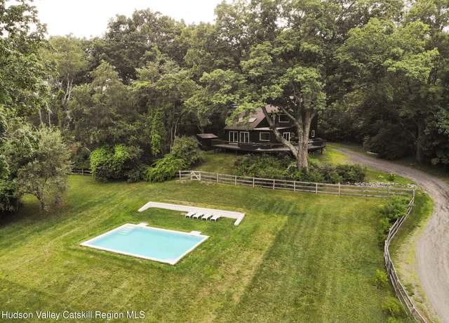 Property at 181 Lockwood Rd Rd, Craryville, NY 12521, 3 beds, 3.5 baths