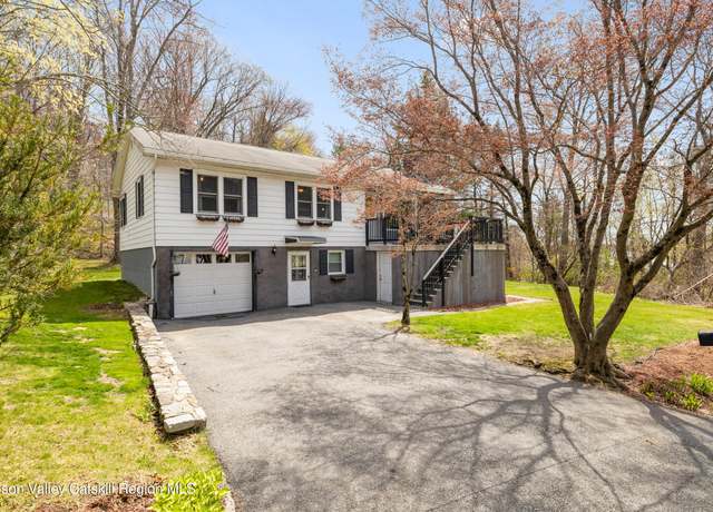 Property at 12 Ontario Rd, Carmel, NY 10512, 3 beds, 2 baths