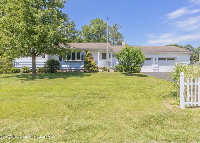 Property at 2 Dewitt Dr, Saugerties, NY 12477, 3 beds, 2.5 baths