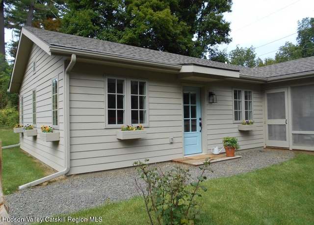 Property at 555 Mountain View Ave, Hurley, NY 12443, 1 bed, 1 bath