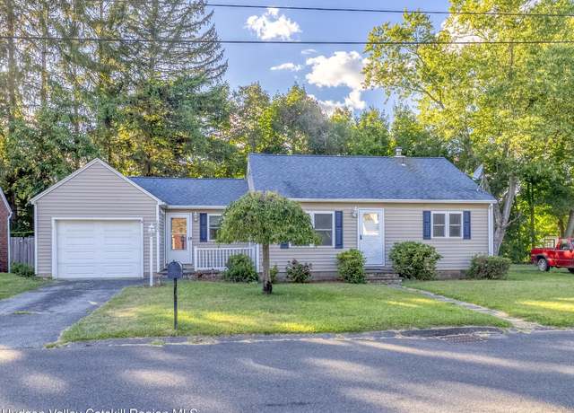 Property at 1033 Stoll Ct, Kingston, NY 12401, 3 beds, 1 bath