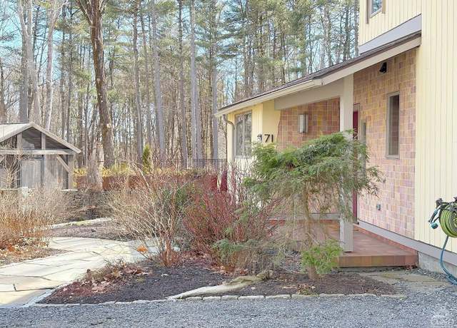 Property at 71 Blunt Rd, North Egremont, MA, 6 beds, 5 baths