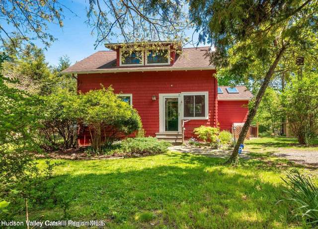 Property at 12 Library Ln, Woodstock, NY 12498, 3 beds, 2.5 baths