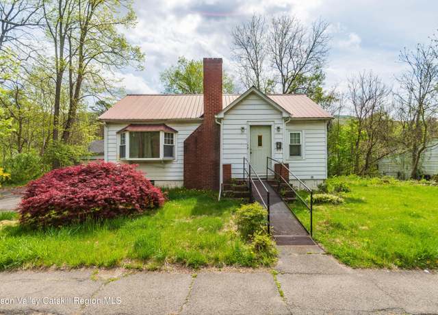 Property at 34 Church St, Ellenville, NY 12428, 3 beds, 1 bath