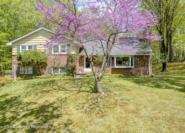 Property at 152 Flower Hl, Kingston, NY 12401, 3 beds, 2.5 baths