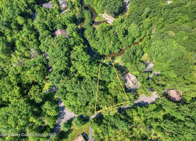 Property at 5 Woodpecker Ct, Athens, NY 12015