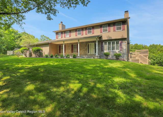 Property at 14 Glenerie Ln, Saugerties, NY 12477, 3 beds, 3.5 baths