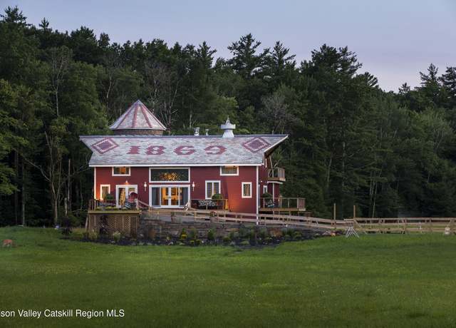 Property at 5 Downer Ln, Woodstock, NY 12498, 4 beds, 4 baths