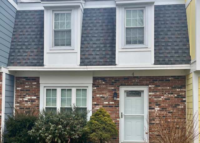Property at 4 Sunnybrook Cir, Highland, NY 12528, 3 beds, 1.5 baths