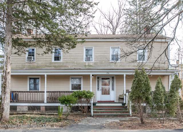 Property at 214 Maple Ave, Kerhonkson, NY 12446, 4 beds, 4 baths