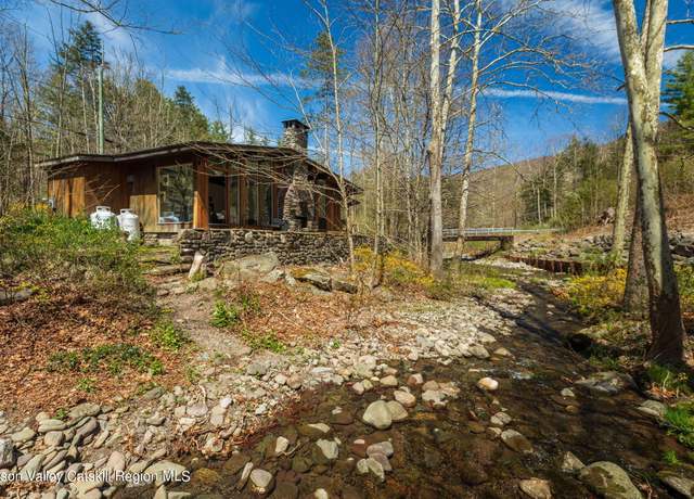 Property at 817 Woodland Valley Rd, Phoenicia, NY 12464, 2 beds, 2 baths