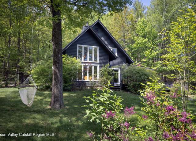 Property at 36 Ridgewood Rd Rd, Kerhonkson, NY 12446, 4 beds, 2.5 baths