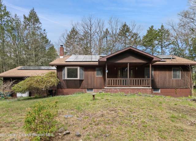 Property at 144 John Carle Rd, Saugerties, NY 12477, 3 beds, 2.5 baths