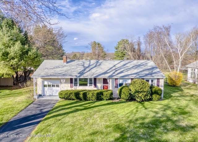 Property at 121 Rayna St, Hurley, NY 12443, 3 beds, 1 bath