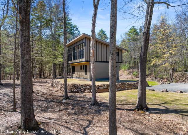 Property at 178 Chestnut Hill Rd, Woodstock, NY 12498, 4 beds, 2.5 baths