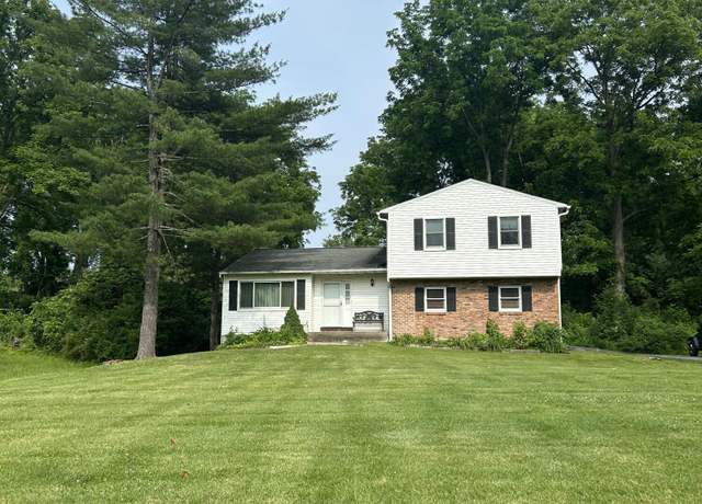 Property at 48 Kensington Dr, Hopewell Junction, NY 12533, 3 beds, 2.5 baths