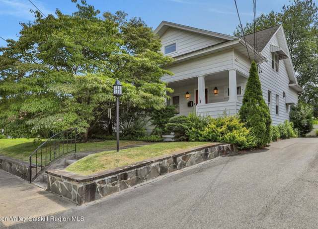 Property at 3 Finger St, Saugerties, NY 12477, 4 beds, 3.5 baths