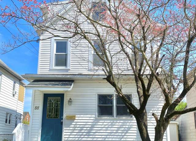 Property at 88 Grand St, Kingston, NY 12401, 4 beds, 3 baths