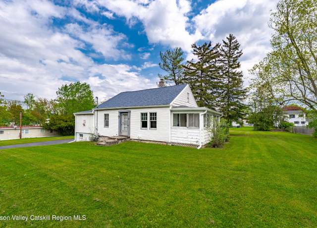 Property at 334 Joslen Blvd, Hudson, NY 12534, 3 beds, 1 bath