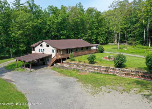 Property at 35 Mountain Rd, Shokan, NY 12481, 3 beds, 2 baths