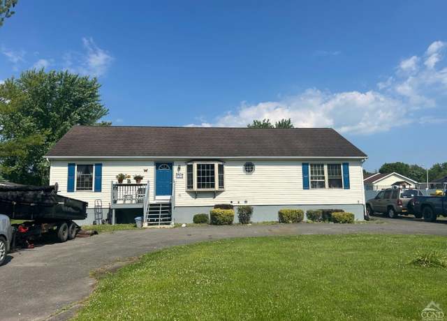 Property at 8 Constantine Ct, Athens, NY 12015, 5 beds, 3 baths