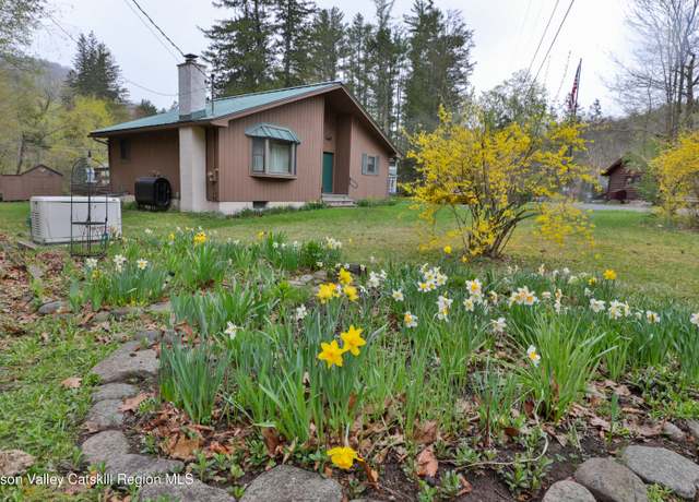 Property at 894 Woodland Valley Road Rd, Phoenicia, NY 12464, 2 beds, 1 bath