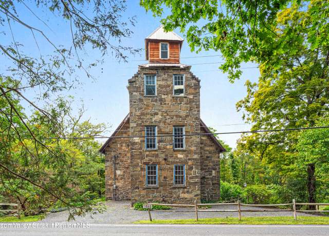 Property at 1883 Main St, Ulster Park, NY 12471, 4 beds, 3.5 baths