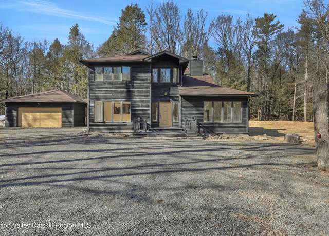 Property at 49 Dorns Wood Rd, Woodstock, NY 12498, 4 beds, 2.5 baths